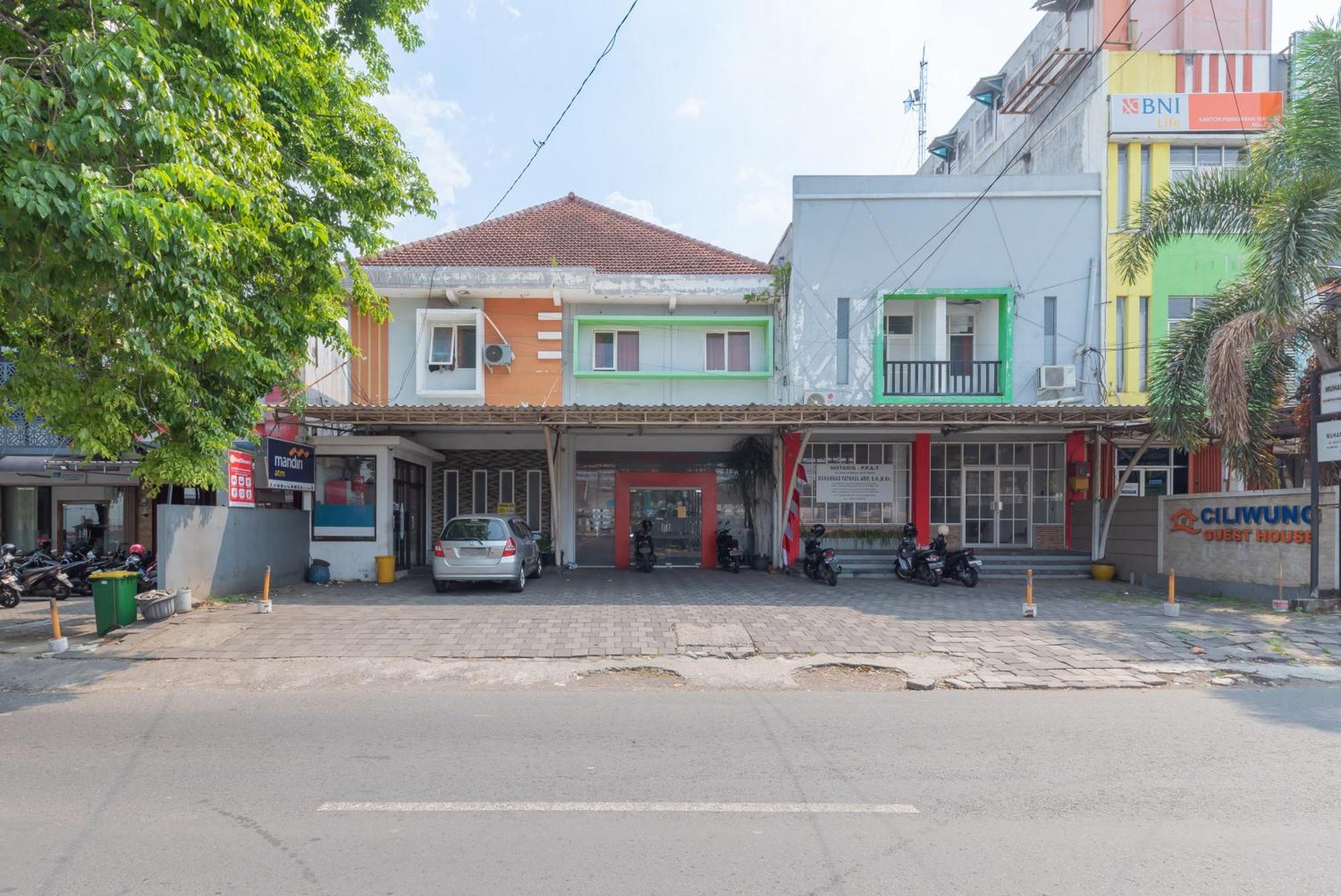 Reddoorz At Ciliwung Guest House Syariah Malang Exterior foto