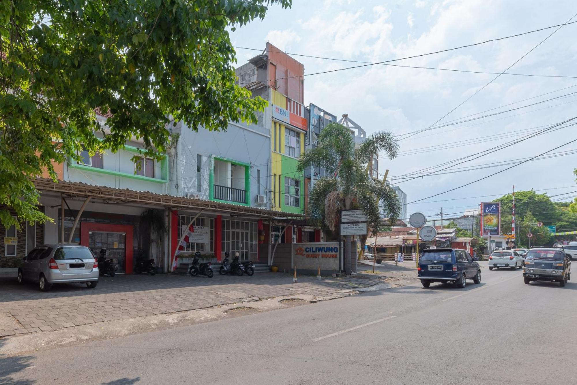 Reddoorz At Ciliwung Guest House Syariah Malang Exterior foto